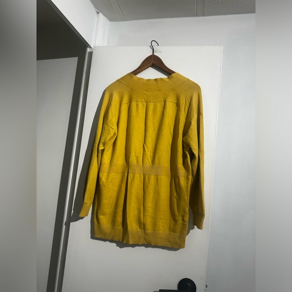 đź’›CUTE OVERSIZED KERSH BUTTON FRONT CARDIGANđź’› - Picture 4 of 9